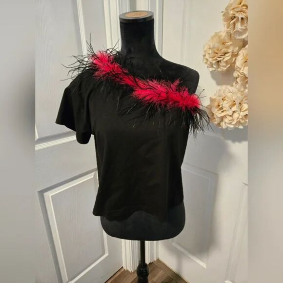 NWT Queen of Sparkles Black and Red Feathered One Arm Top - XS - Picture 5 of 5